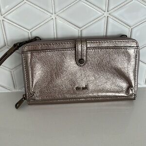 THE SAK Iris Smart Phone Wallet Detachable Wristlet Metallic Leather Versatile